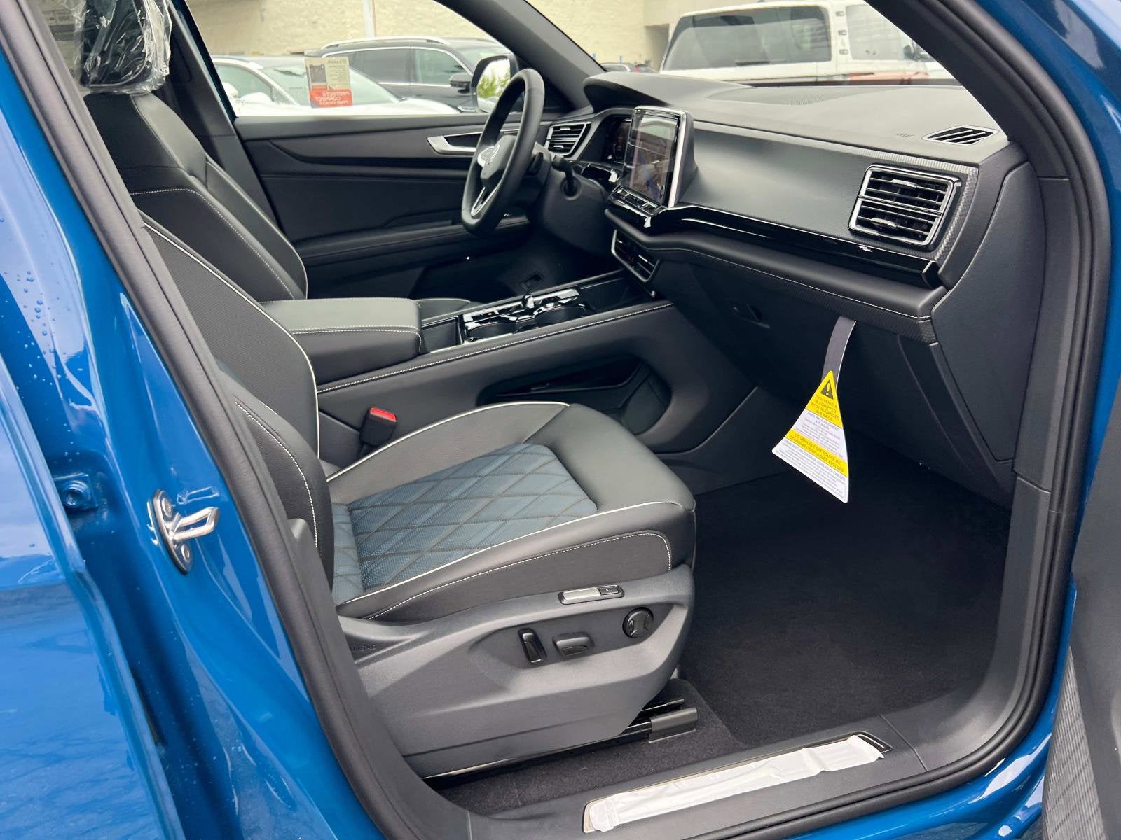 2025 Volkswagen Atlas Cross Sport 2.0T SEL Premium R-Line