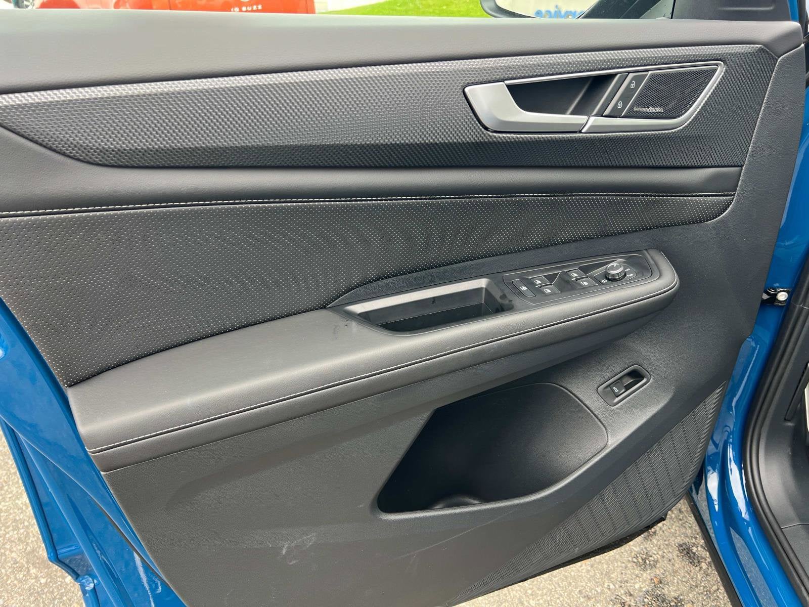 2025 Volkswagen Atlas Cross Sport 2.0T SEL Premium R-Line