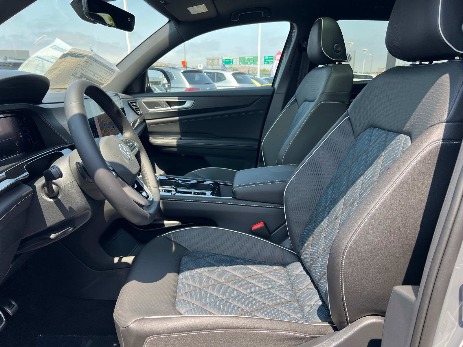 2025 Volkswagen Atlas Cross Sport 2.0T SEL Premium R-Line