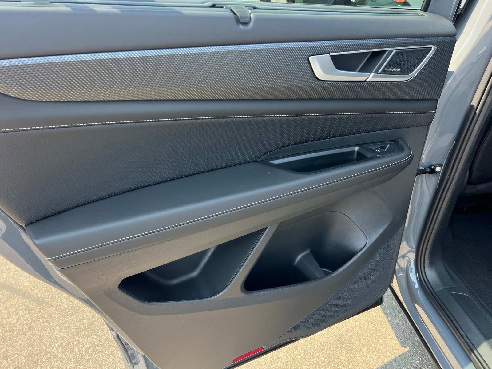 2025 Volkswagen Atlas Cross Sport 2.0T SEL Premium R-Line