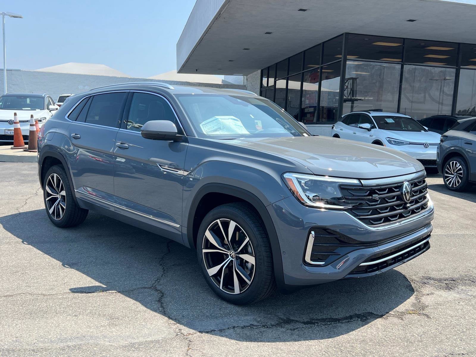 2025 Volkswagen Atlas Cross Sport 2.0T SEL Premium R-Line