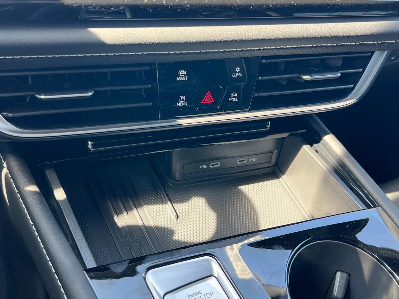 2025 Volkswagen Atlas Cross Sport 2.0T SEL Premium R-Line