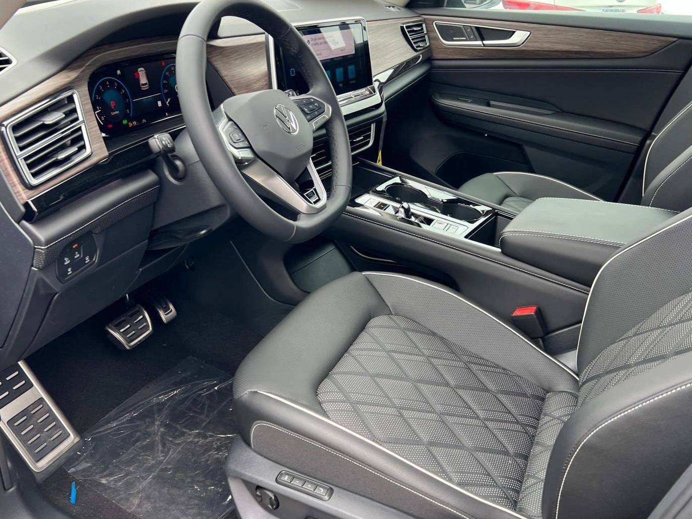 2025 Volkswagen Atlas 2.0T SEL Premium R-Line