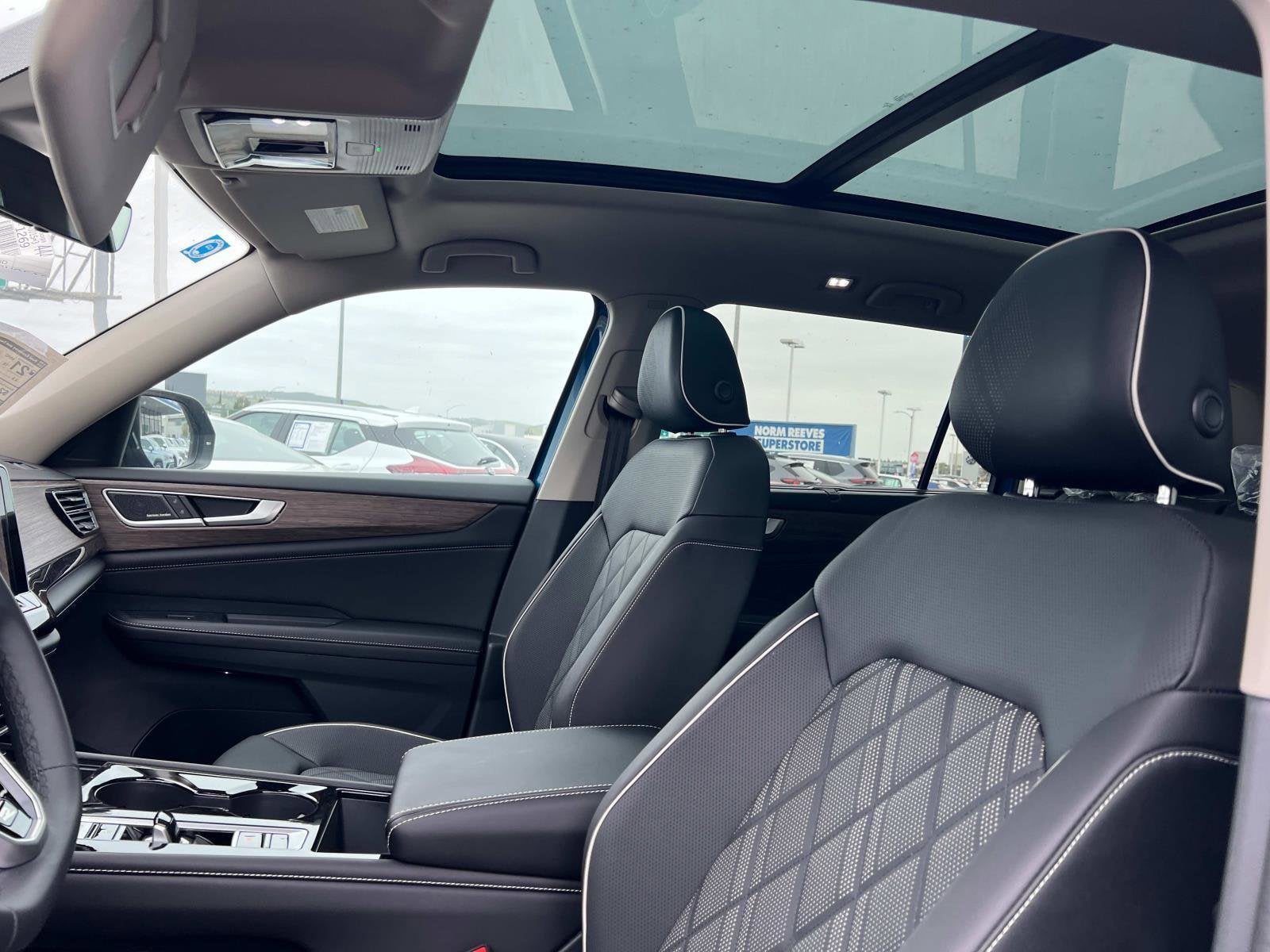 2025 Volkswagen Atlas 2.0T SEL Premium R-Line