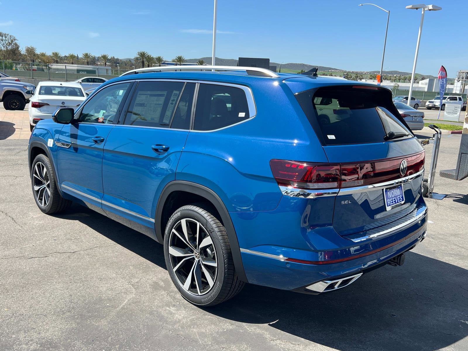 2025 Volkswagen Atlas 2.0T SEL Premium R-Line