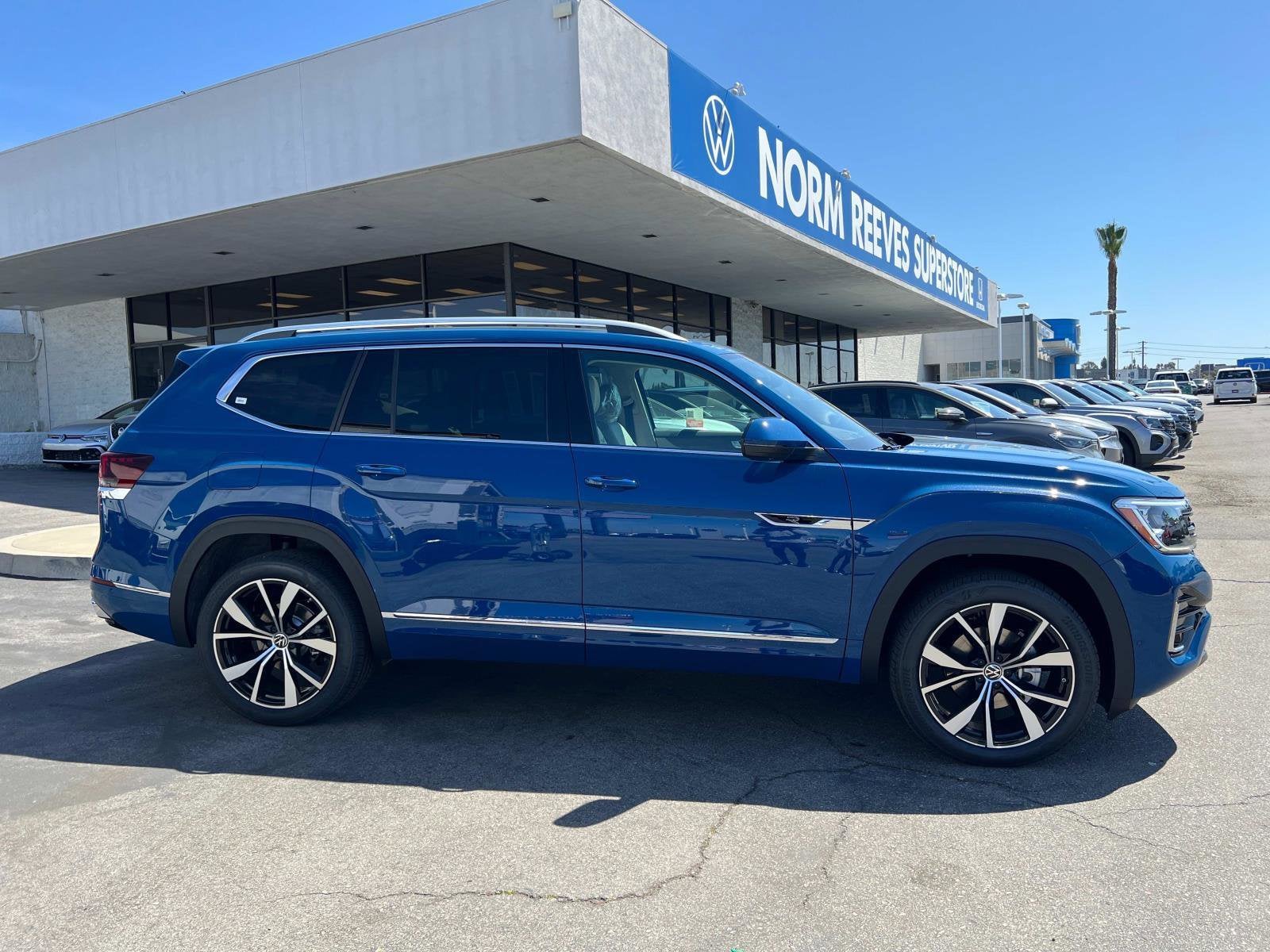 2025 Volkswagen Atlas 2.0T SEL Premium R-Line