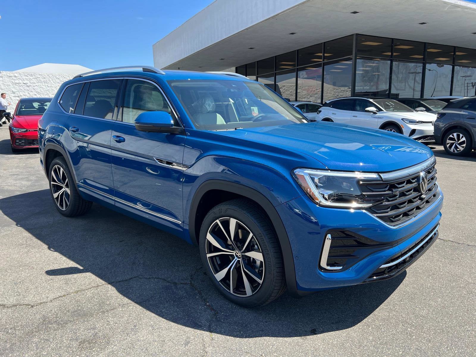 2025 Volkswagen Atlas 2.0T SEL Premium R-Line