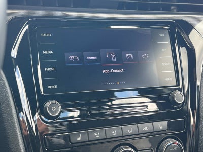 2022 Volkswagen Passat 2.0T R-Line