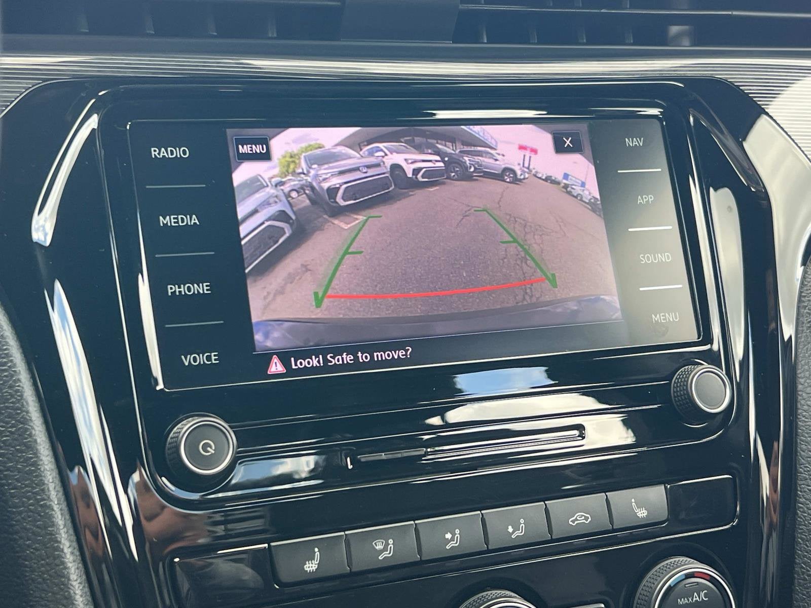 2022 Volkswagen Passat 2.0T R-Line