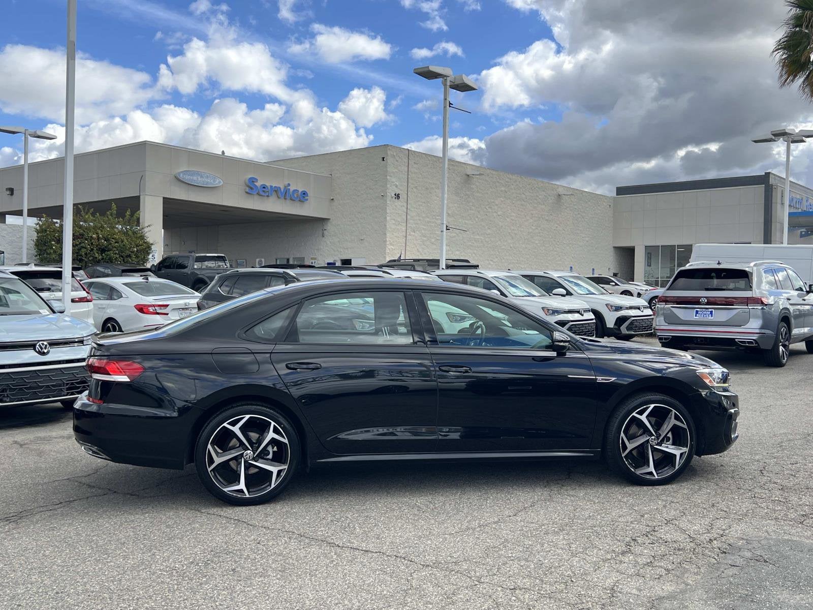 2022 Volkswagen Passat 2.0T R-Line