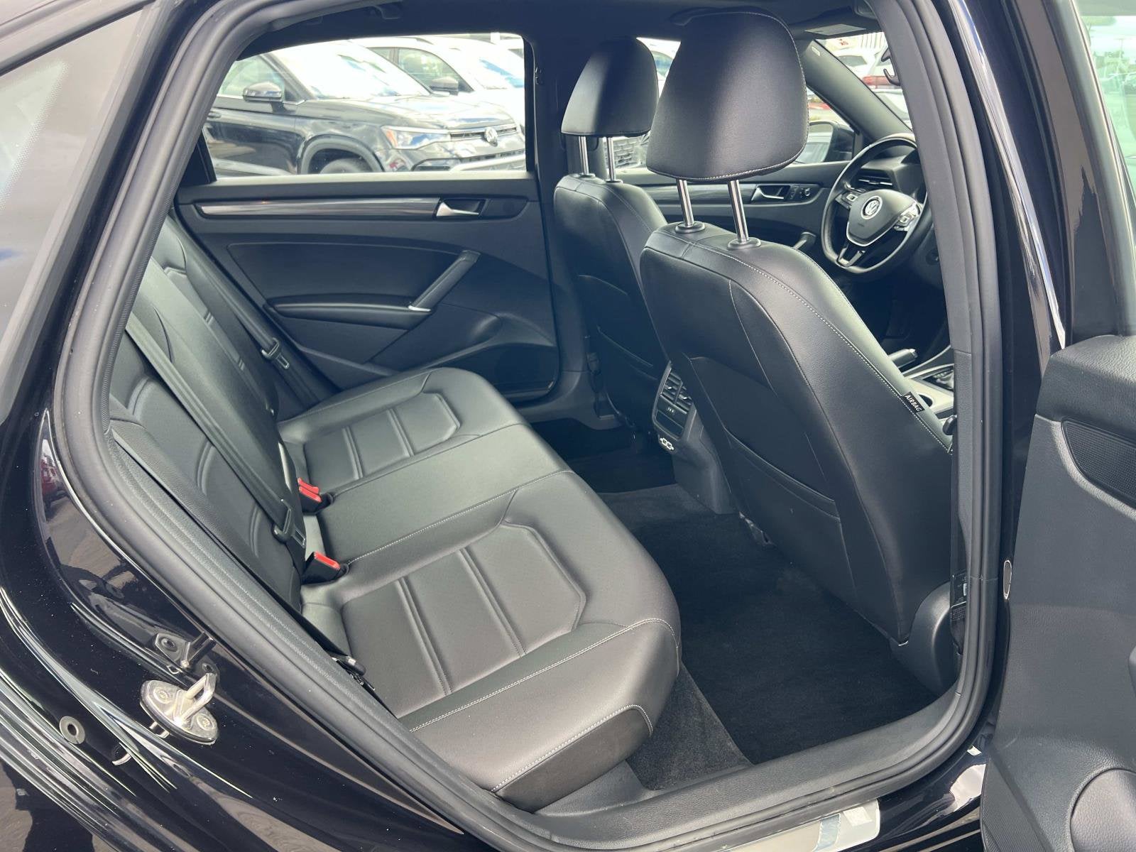 2022 Volkswagen Passat 2.0T R-Line