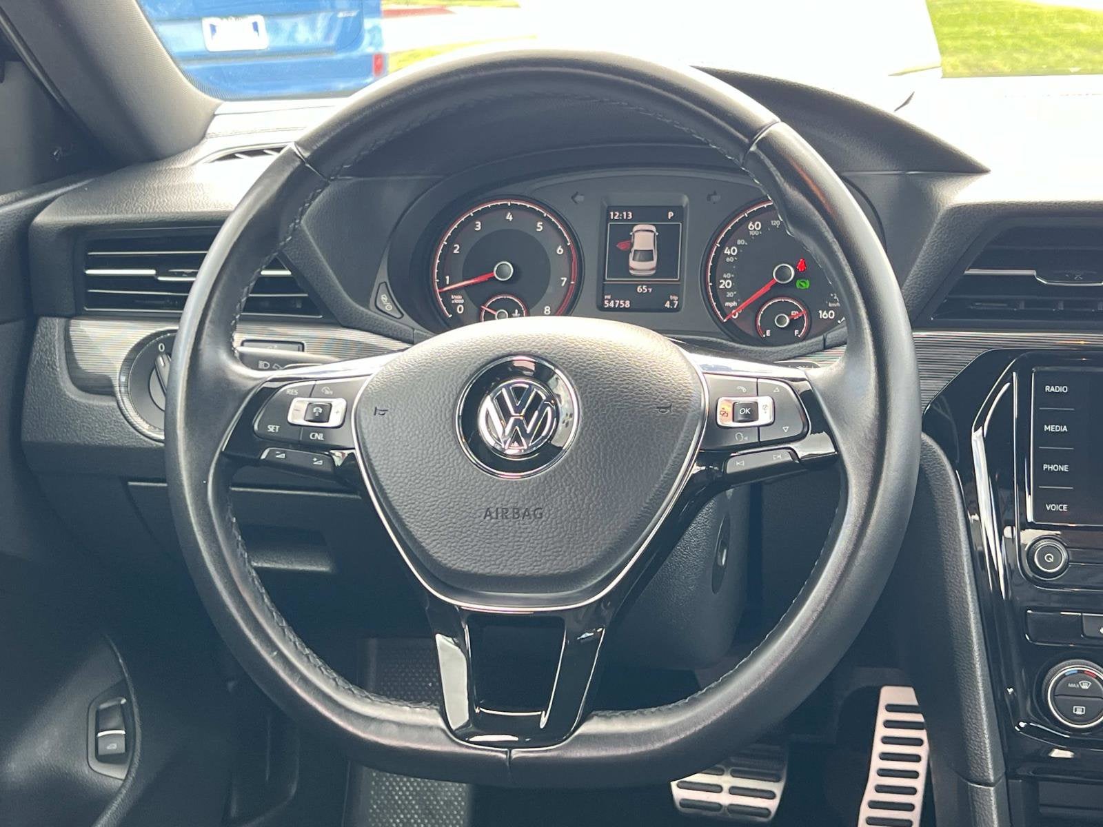 2022 Volkswagen Passat 2.0T R-Line