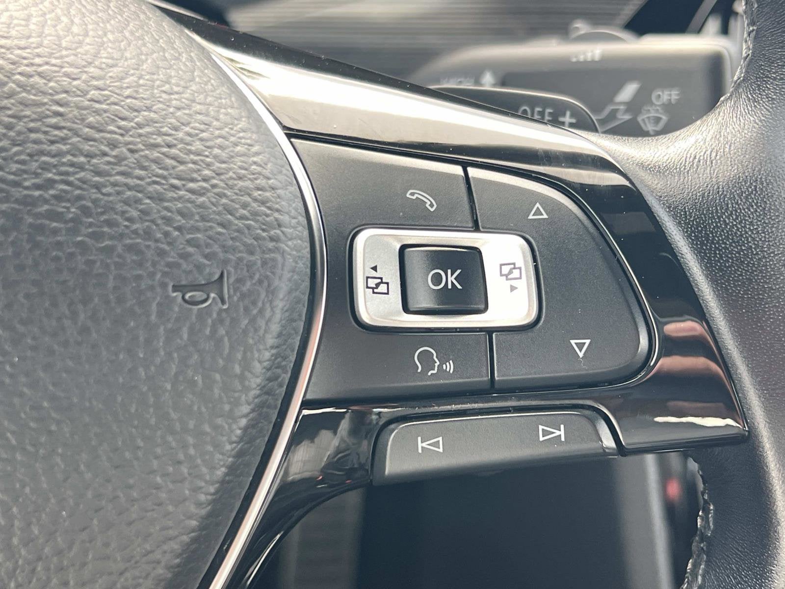 2022 Volkswagen Passat 2.0T R-Line