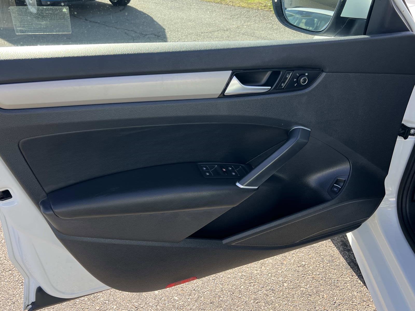 2022 Volkswagen Passat 2.0T SE