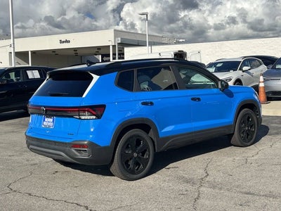 2026 Volkswagen Taos SE Black