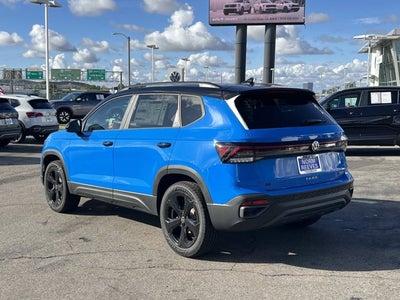 2026 Volkswagen Taos SE Black