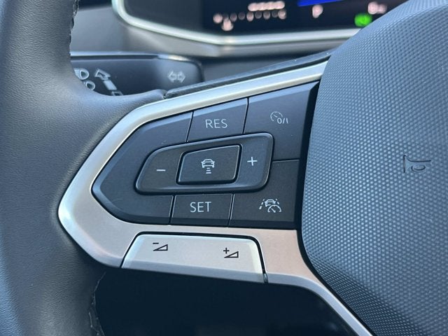 2026 Volkswagen Taos SE Black