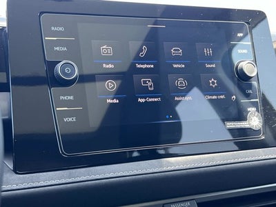 2026 Volkswagen Taos SE Black