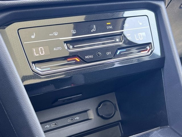 2026 Volkswagen Taos SE Black