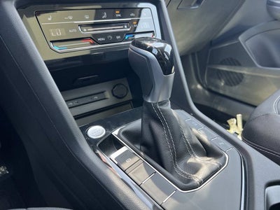 2026 Volkswagen Taos SE Black
