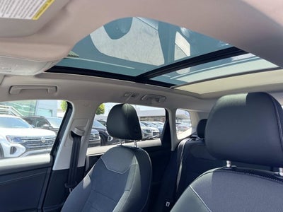 2026 Volkswagen Taos SE Black