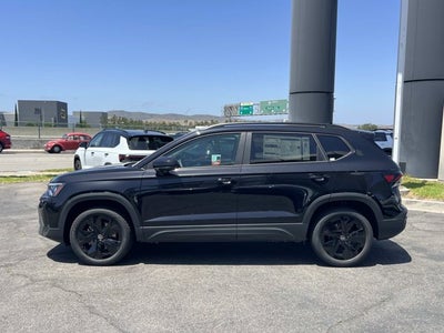 2026 Volkswagen Taos SE Black