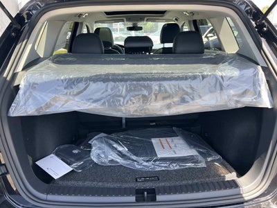 2026 Volkswagen Taos SE Black