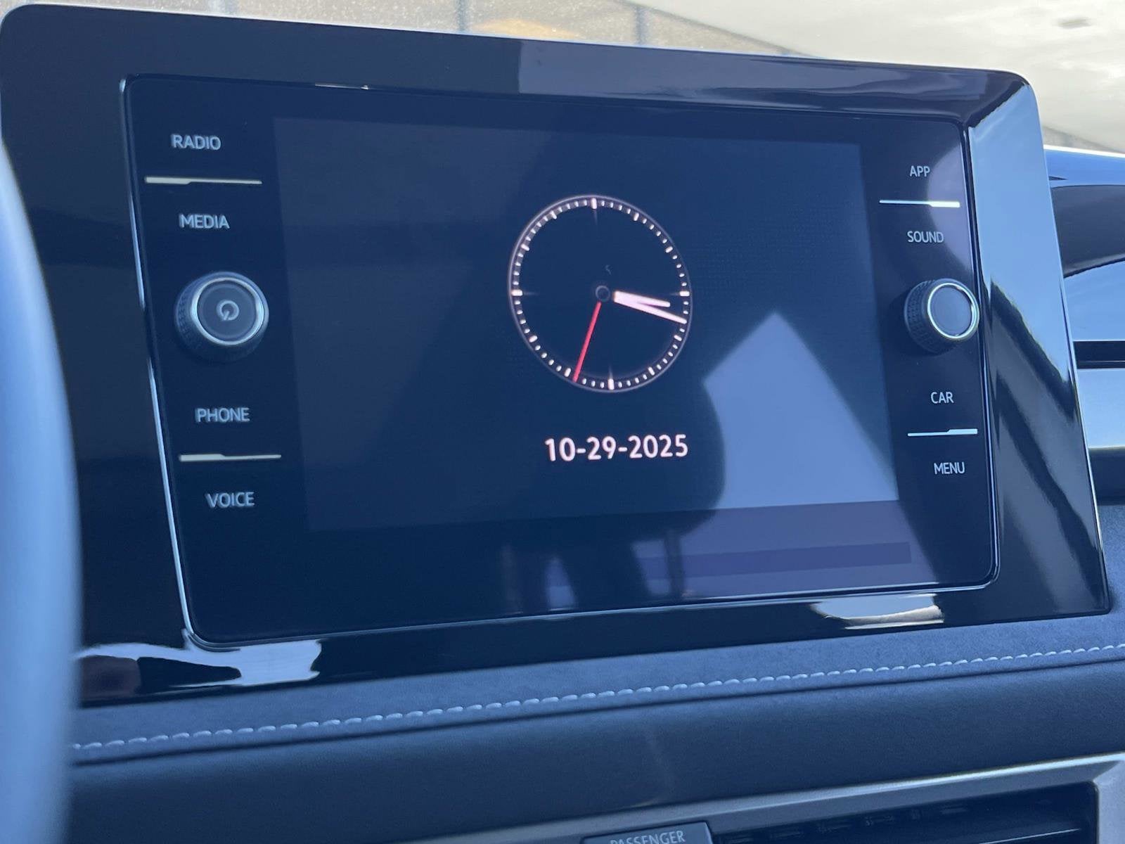 2025 Volkswagen Taos SE Black