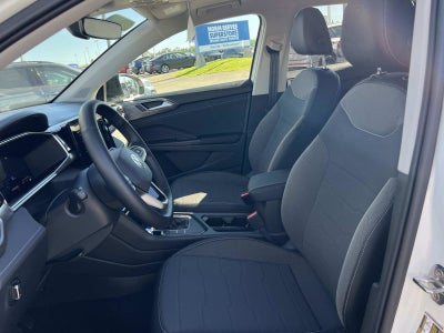 2025 Volkswagen Taos SE Black