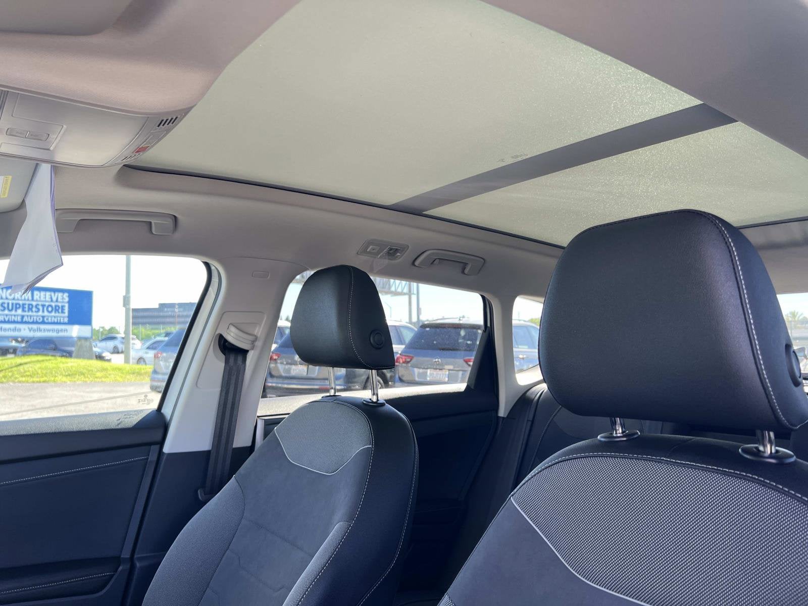 2025 Volkswagen Taos SE Black