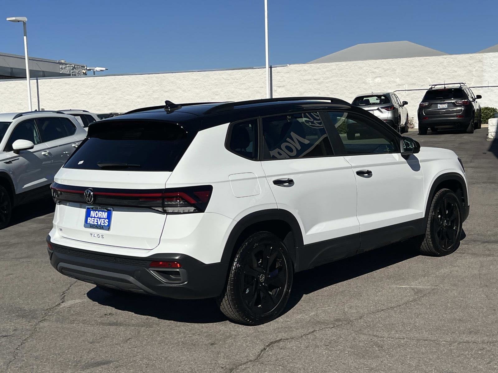 2025 Volkswagen Taos SE Black