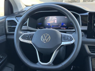 2025 Volkswagen Taos SE Black