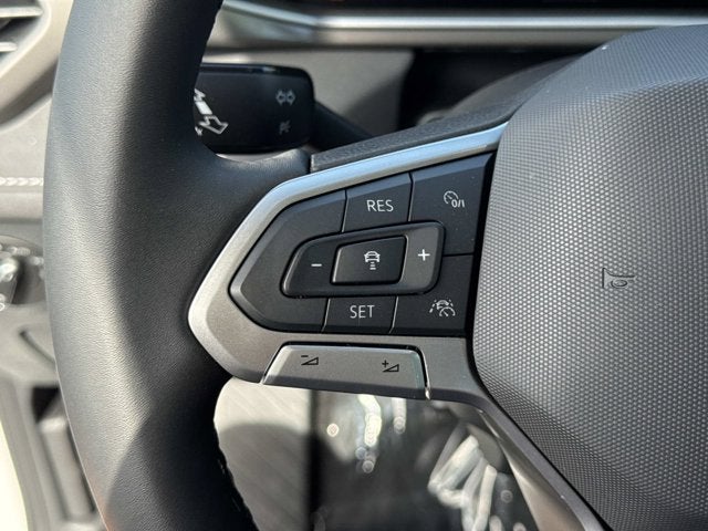 2026 Volkswagen Taos SE Black