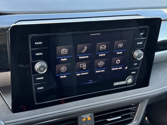 2026 Volkswagen Taos SE Black