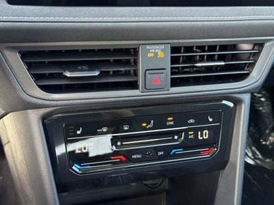 2026 Volkswagen Taos SE Black