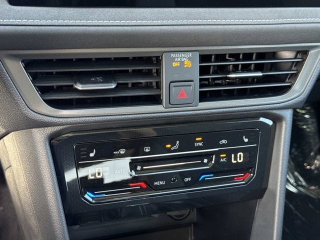 2026 Volkswagen Taos SE Black
