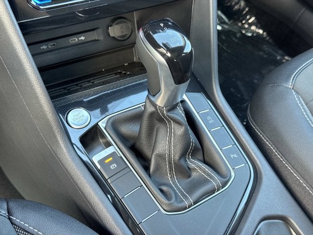 2026 Volkswagen Taos SE Black