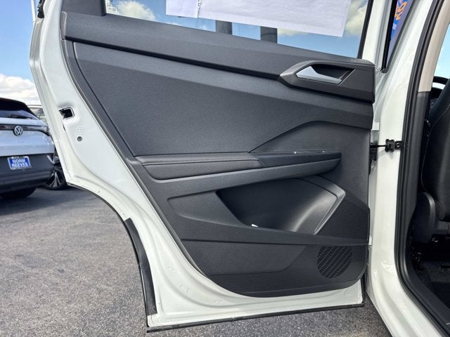 2026 Volkswagen Taos SE Black