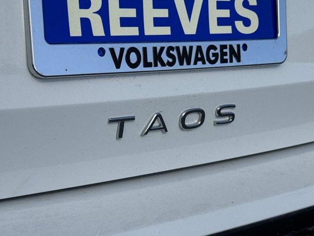 2026 Volkswagen Taos SE Black