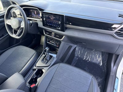 2026 Volkswagen Taos SE Black