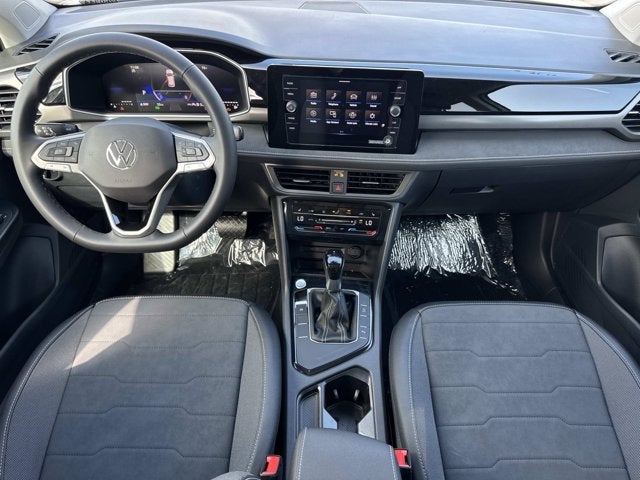2026 Volkswagen Taos SE Black