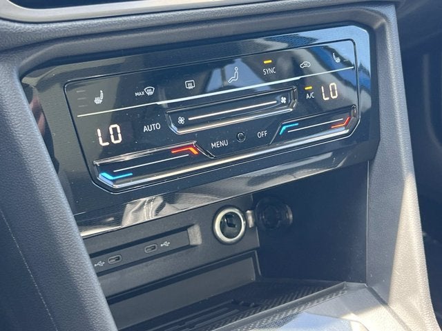 2026 Volkswagen Taos SE Black
