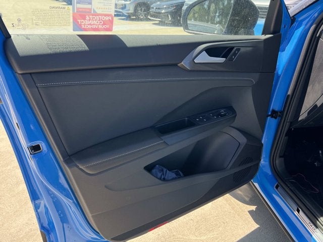 2026 Volkswagen Taos SE Black