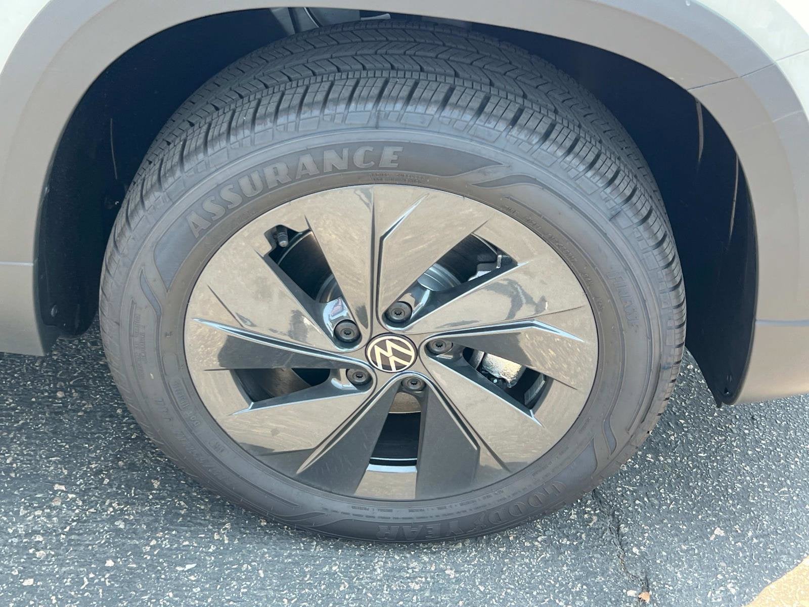 2025 Volkswagen Taos S