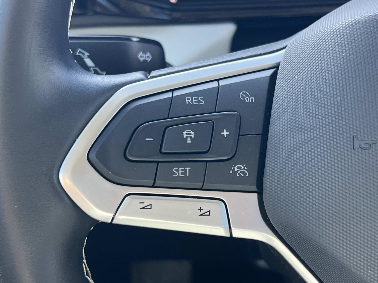 2025 Volkswagen Taos S