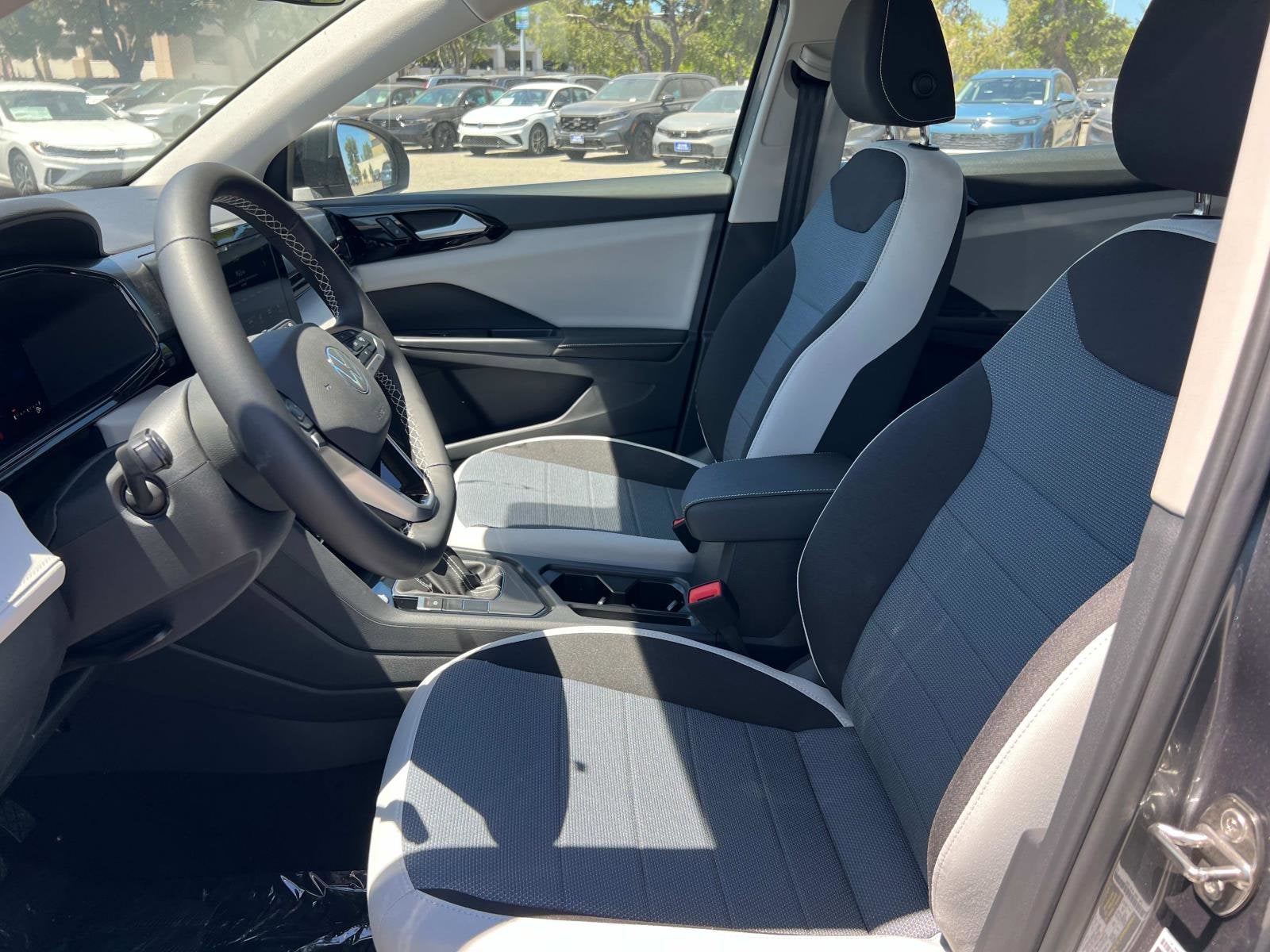 2025 Volkswagen Taos S