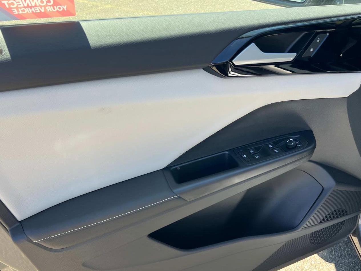 2025 Volkswagen Taos S