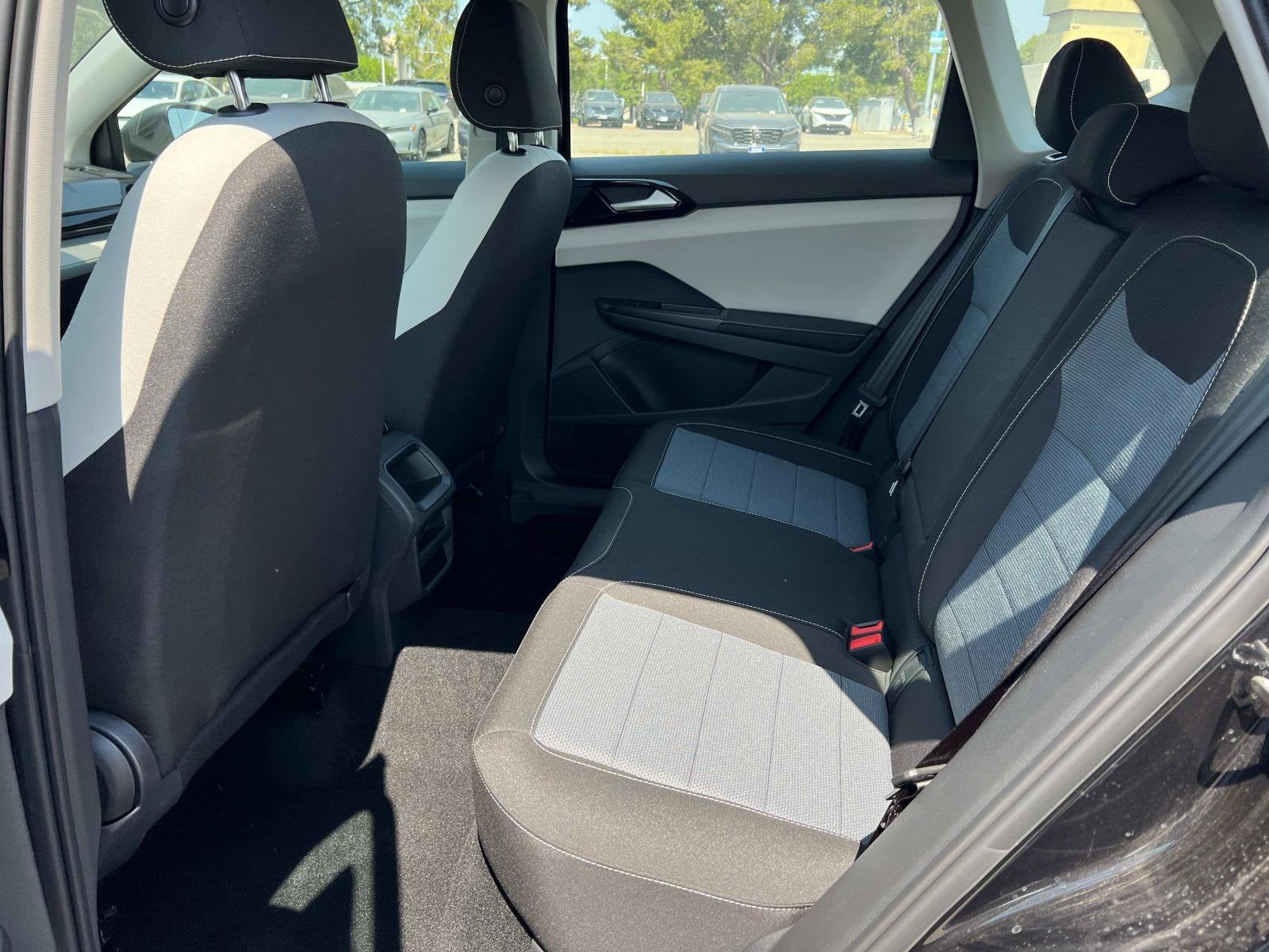 2025 Volkswagen Taos S