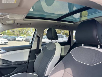 2025 Volkswagen Taos SE