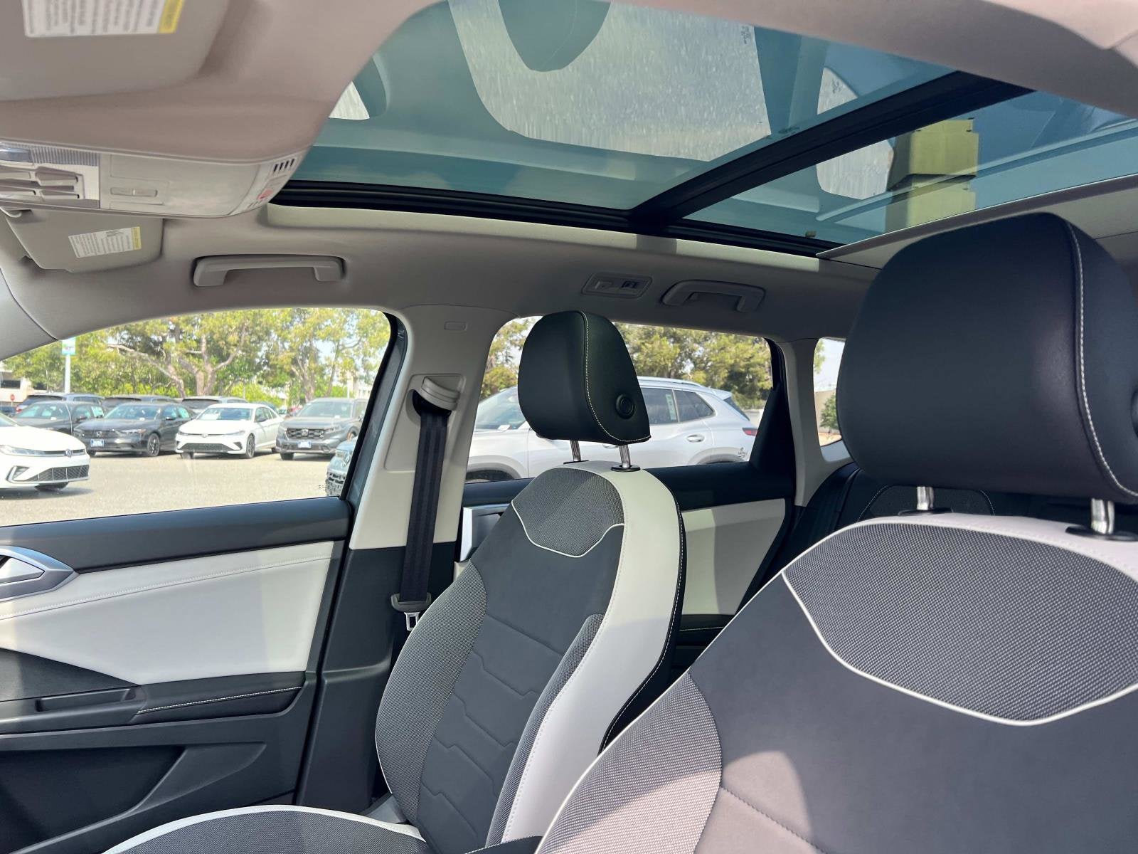 2025 Volkswagen Taos SE